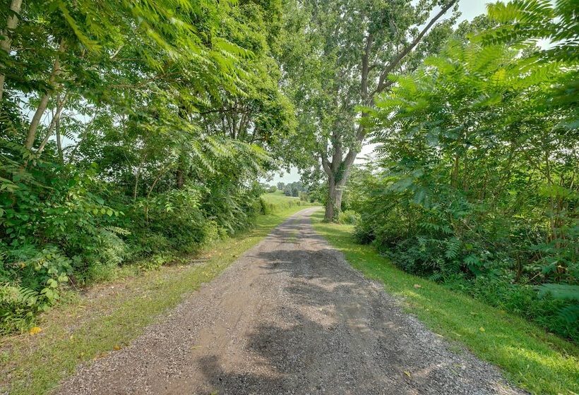 Blue Birds Perch: Stunning Home On Private Hilltop