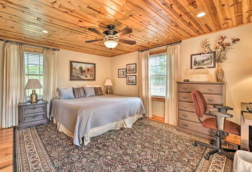 Blue Ridge Parkway House W/ Mountain Scenery!