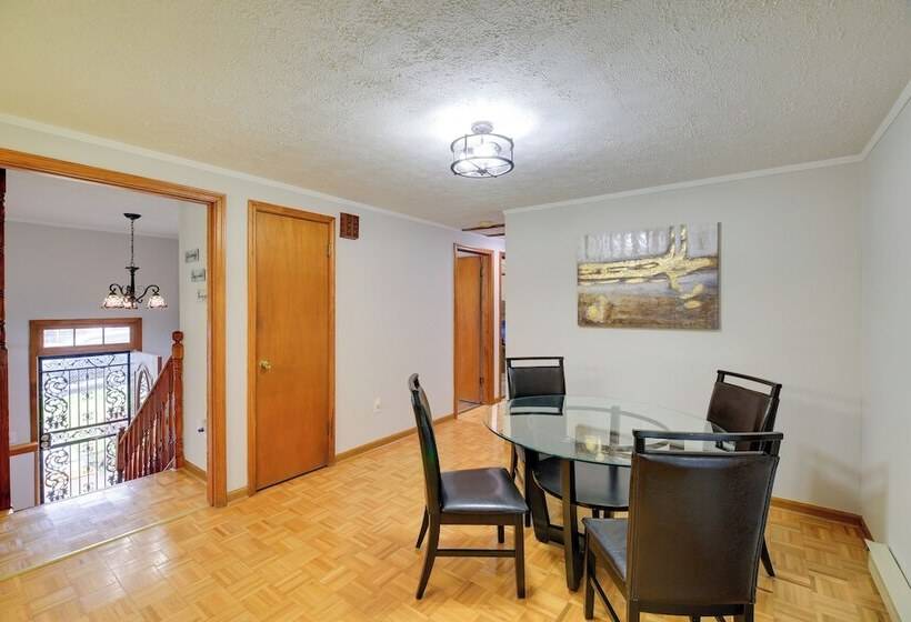 Bluefield Home W/ Covered Deck Near Parks!