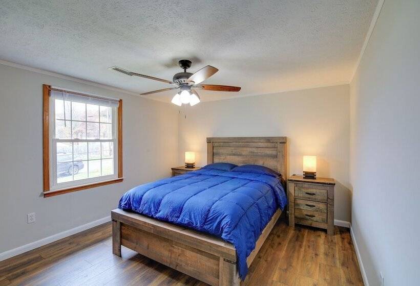 Bluefield Home W/ Covered Deck Near Parks!