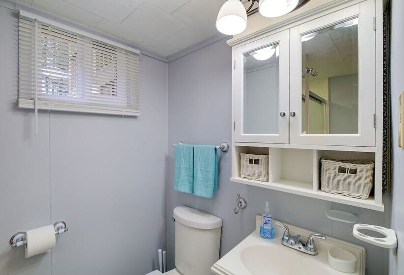 Bluefield Home W/ Covered Deck Near Parks!