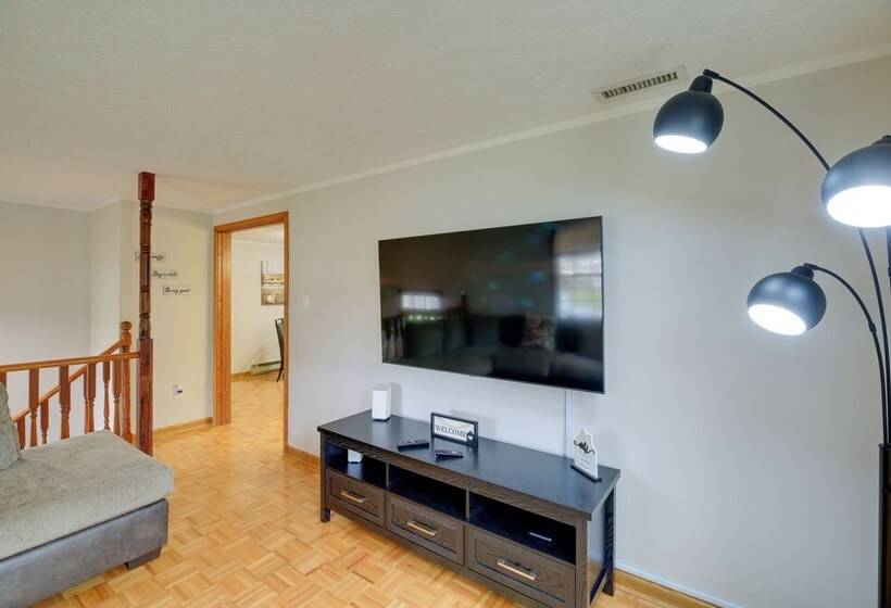 Bluefield Home W/ Covered Deck Near Parks!