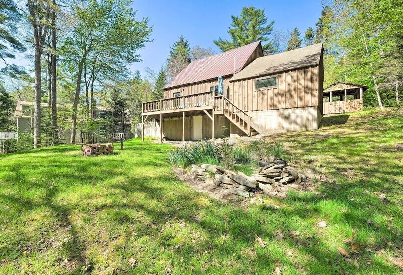 Boothbay Harbor Cabin W/spacious Deck & Yard!