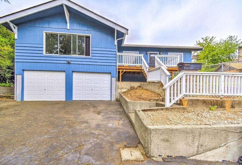 Bremerton Home: 2 Mi To Bremerton Boardwalk!
