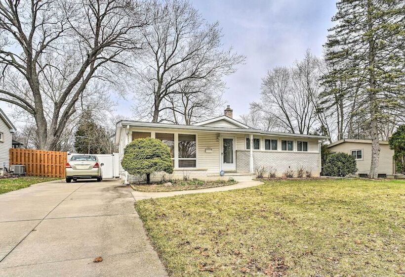 Bright Ann Arbor Home W/ Yard, 3 Mi To U Of M