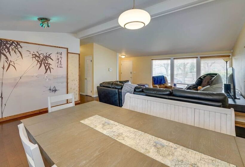 Bright Ann Arbor Home W/ Yard, 3 Mi To U Of M