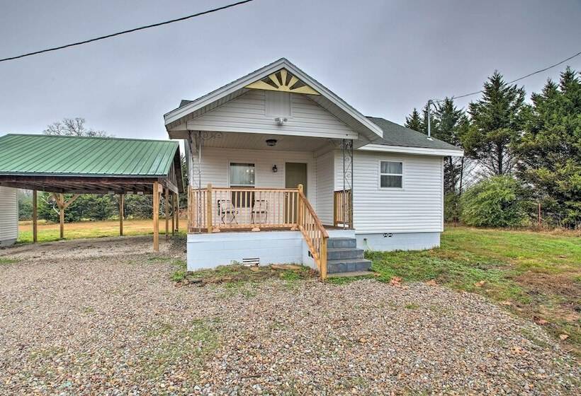 Bright Cabin W/ Spacious Deck And Fire Pit!