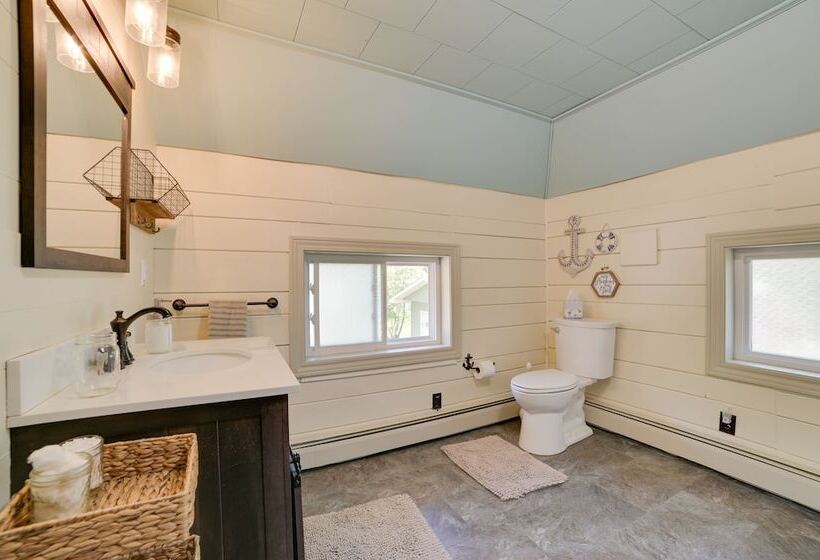 Indian River Home: Outdoor Space & Steps To River!