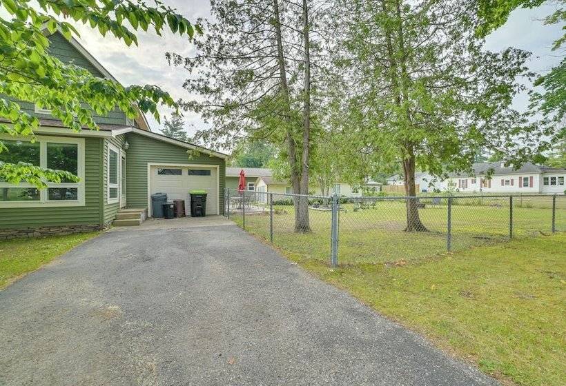 Indian River Home: Outdoor Space & Steps To River!