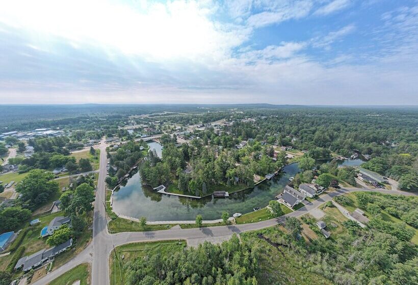 Indian River Home: Outdoor Space & Steps To River!
