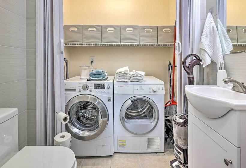 Bright Tobyhanna Home W/ Hot Tub & Fire Pit!