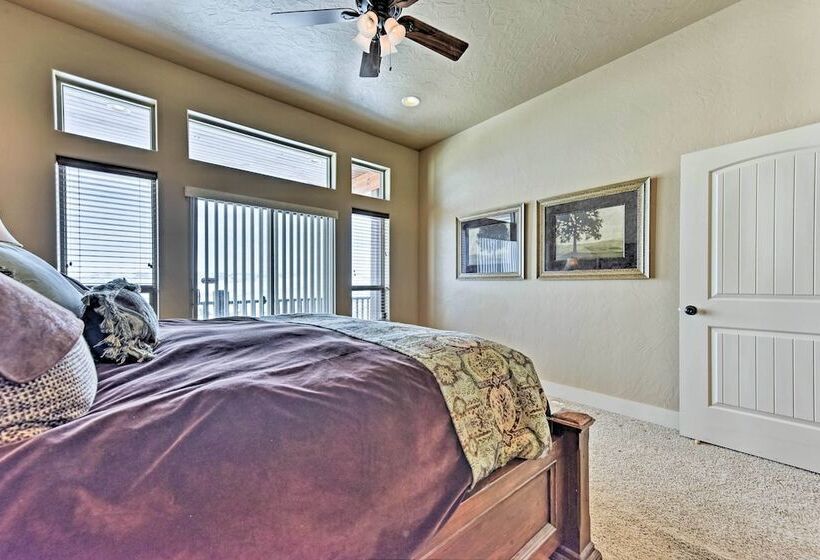 Cabin W/ Beach Access, Sport Court, Hot Tub & View