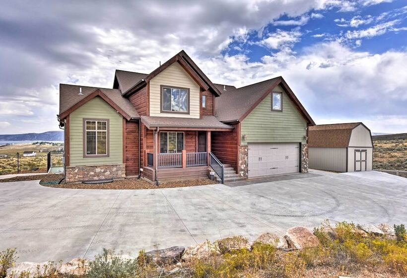 Cabin W/ Beach Access, Sport Court, Hot Tub & View