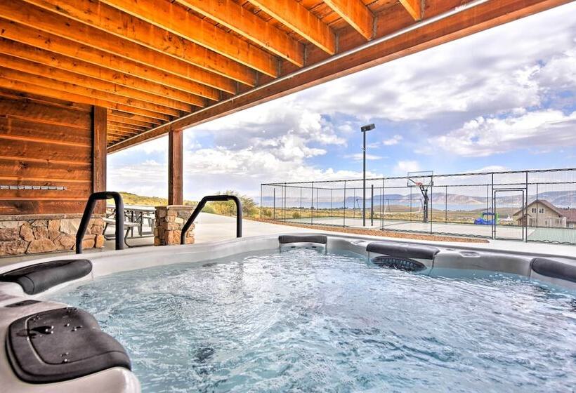 Cabin W/ Beach Access, Sport Court, Hot Tub & View
