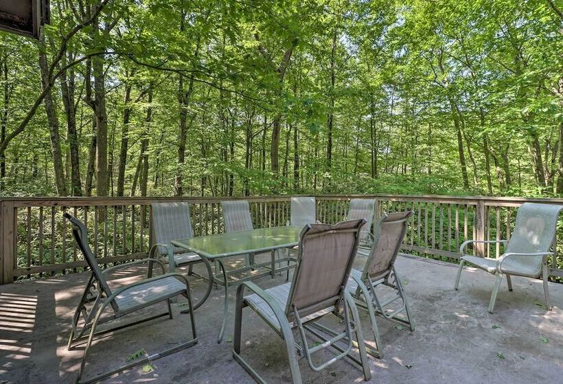 Walk To Lake Harmony: Cabin W/ Fire Pit & Decks!