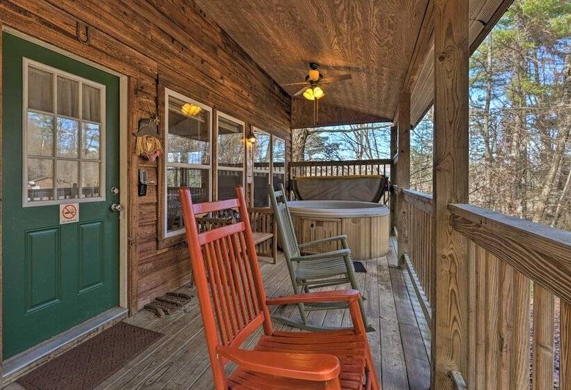 Cabin W/ Hot Tub   Near Nantahala Outdoor Center!