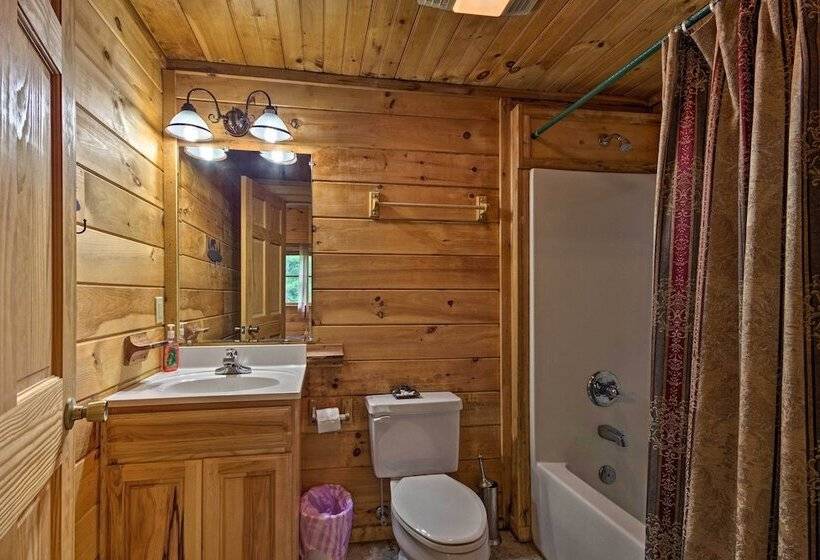 Cabin On 22 Acres W/ Patio   3 Mi To Blowing Rock!