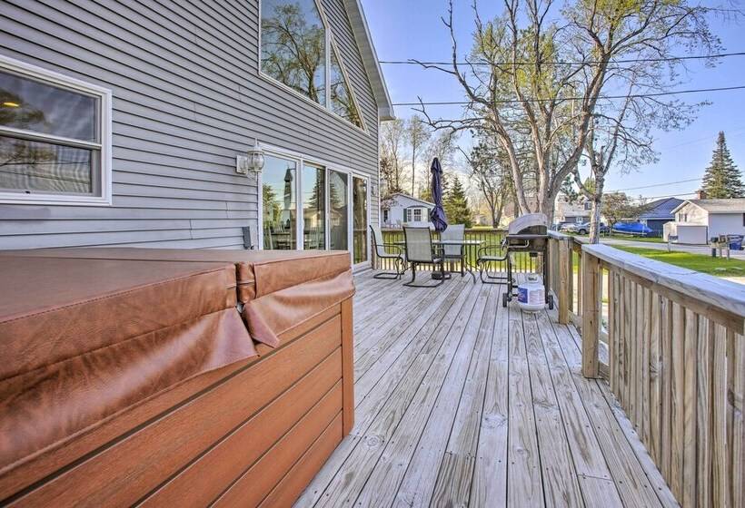 Cadillac Home W/ Hot Tub & Lake Mitchell Views!