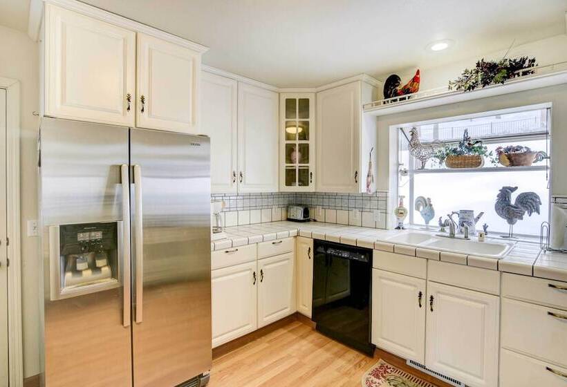 Pet Friendly California Cabin W/ Beach Access