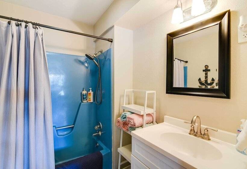 Canal Front Galveston Home: Fishing On Site!