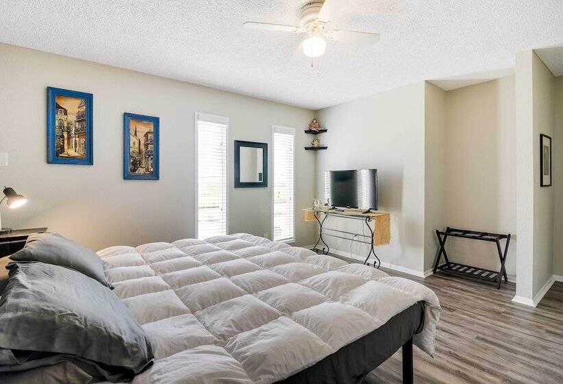 Canal Front Galveston Home: Fishing On Site!