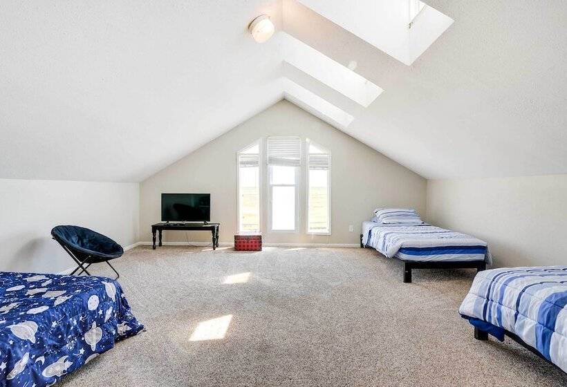 Canal Front Galveston Home: Fishing On Site!