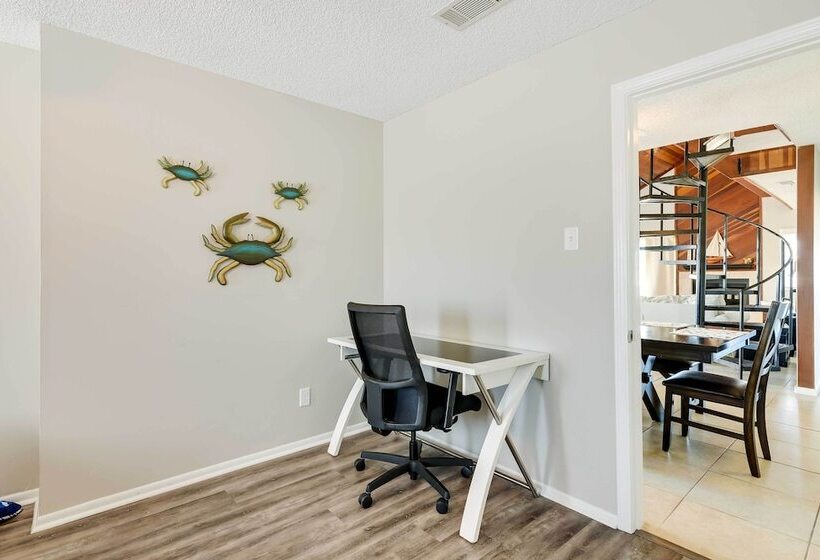 Canal Front Galveston Home: Fishing On Site!