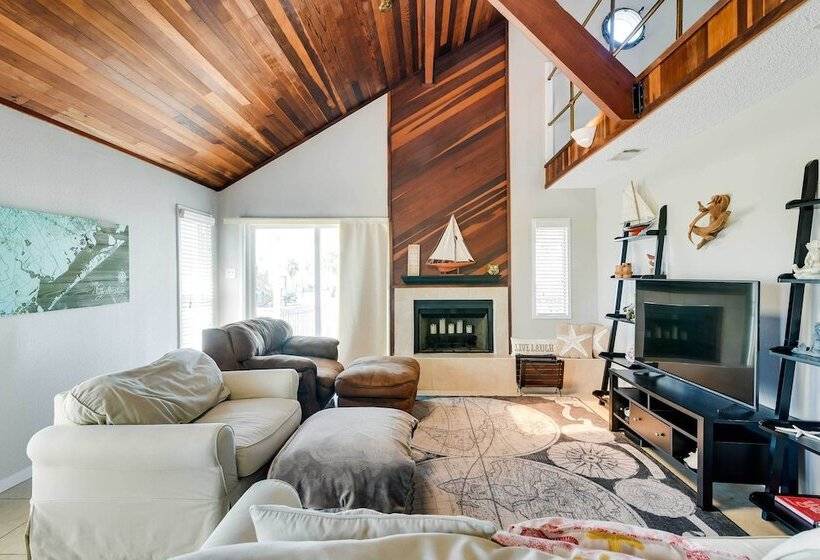 Canal Front Galveston Home: Fishing On Site!