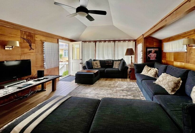 Catalina Island Cottage   Walk To Main St & Beach!