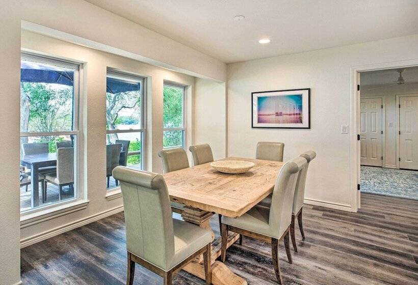 Remodeled Cedar Creek Lake Retreat W/ Fire Pit!