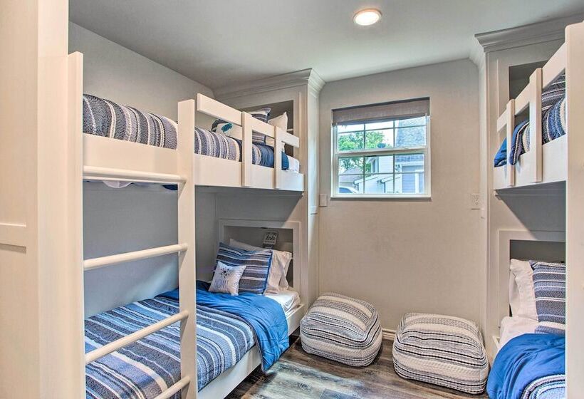 Remodeled Cedar Creek Lake Retreat W/ Fire Pit!