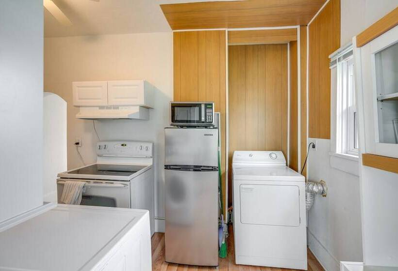 Cedar Rapids Vacation Home Near Downtown District!