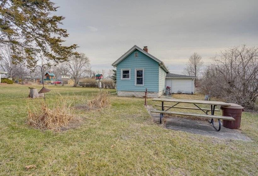 Cedar Rapids Vacation Home Near Downtown District!