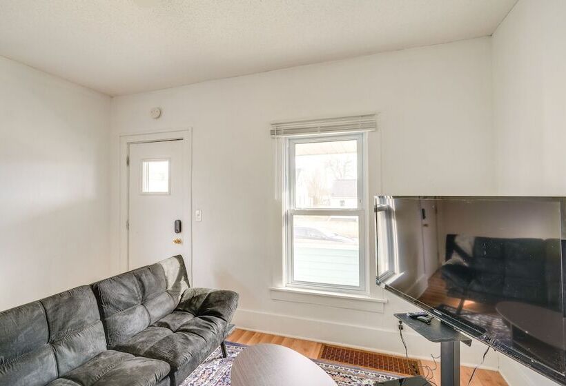 Cedar Rapids Vacation Home Near Downtown District!