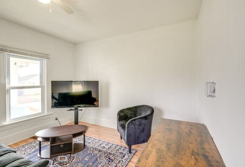 Cedar Rapids Vacation Home Near Downtown District!