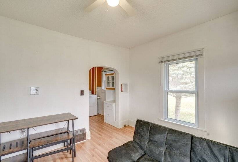 Cedar Rapids Vacation Home Near Downtown District!