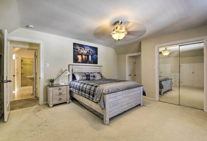 Charming Antioch Home W/ Private Yard + Grill