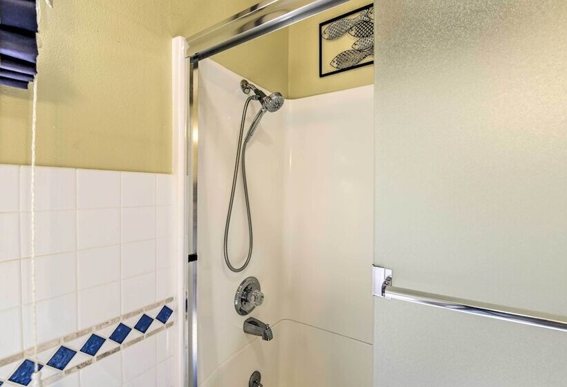 Charming Antioch Home W/ Private Yard + Grill