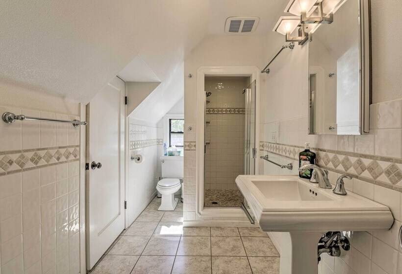 Charming Antioch Home W/ Private Yard + Grill