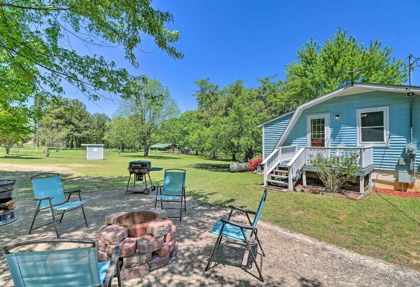 Charming Cabin In Mountain View W/ Deck!