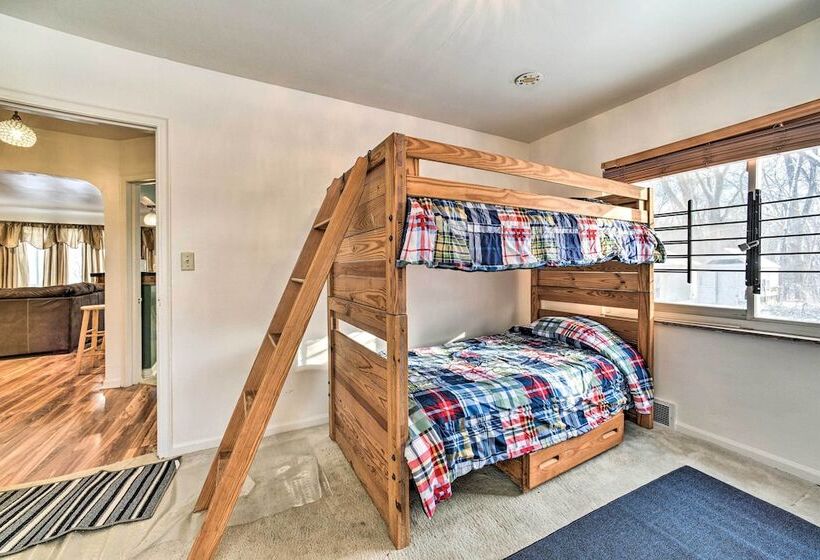 Charming Detroit Escape 14 Mi To Downtown!