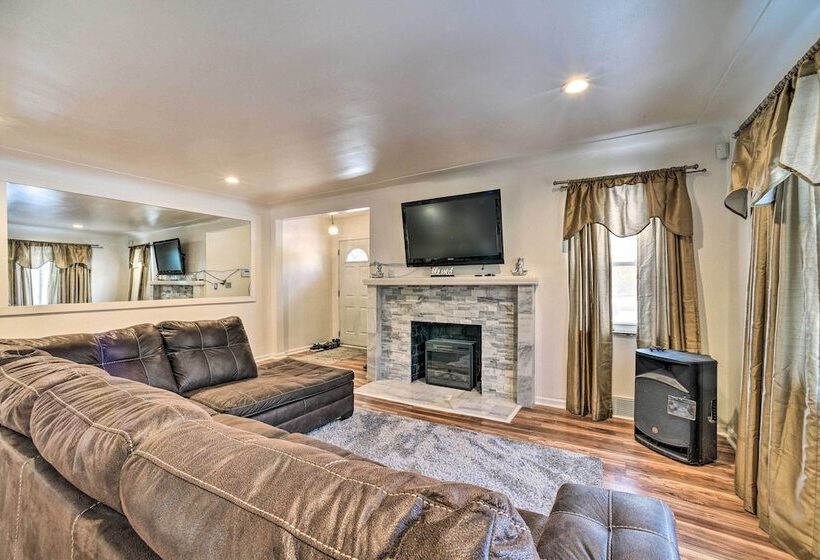 Charming Detroit Escape 14 Mi To Downtown!