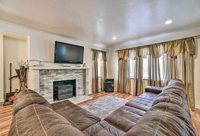 Charming Detroit Escape 14 Mi To Downtown!