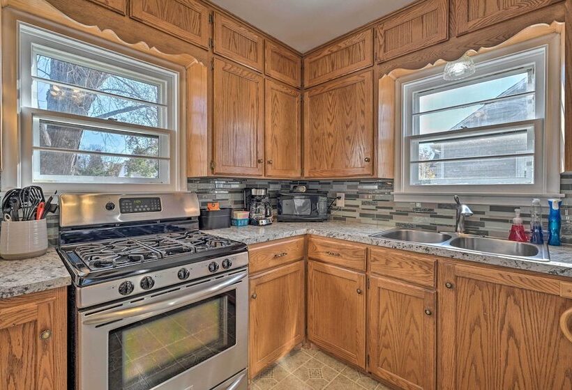 Charming Family Home ~ 4 Mi To Granite Peak!