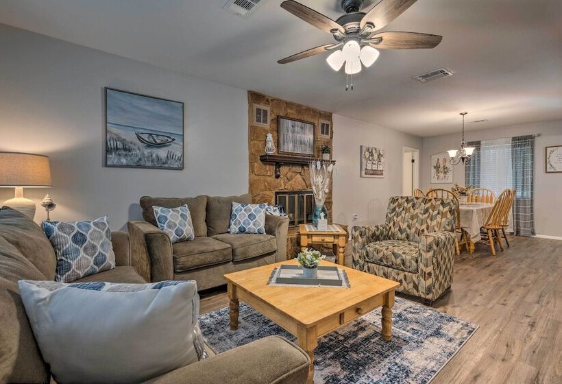 Charming Gulfport Escape: Half Mile To Beach!