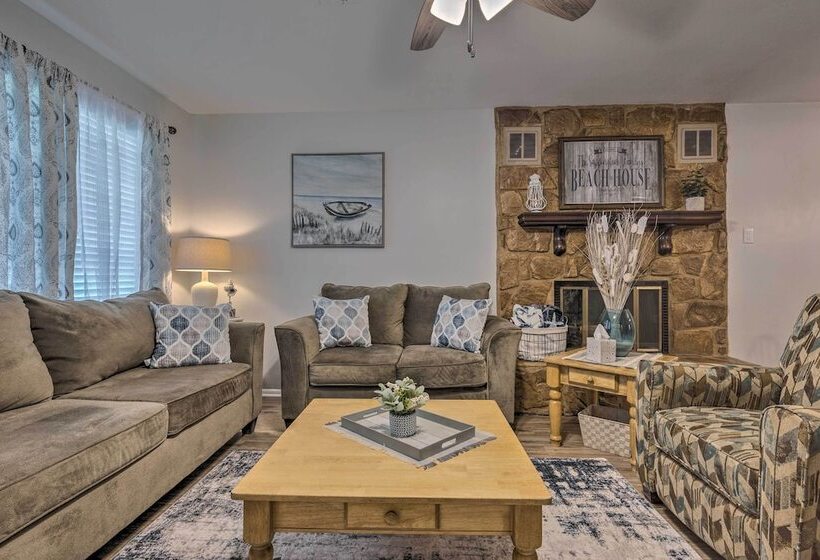 Charming Gulfport Escape: Half Mile To Beach!