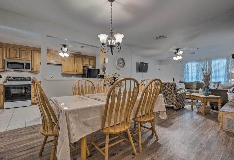 Charming Gulfport Escape: Half Mile To Beach!