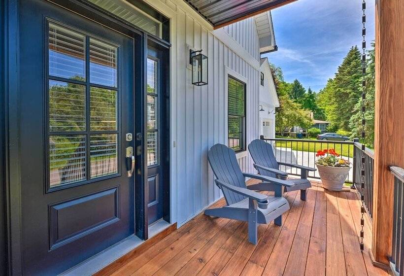 Charming Lake Erie Getaway: Walk To Beach!