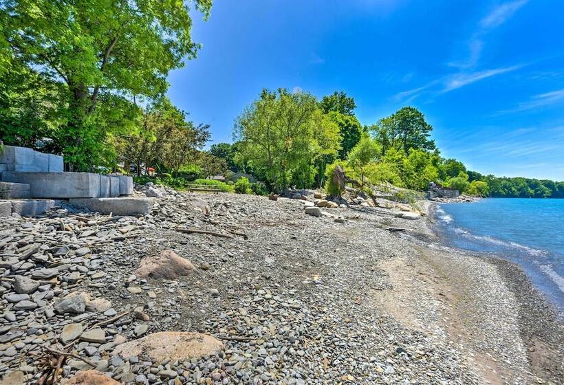 Charming Lake Erie Getaway: Walk To Beach!