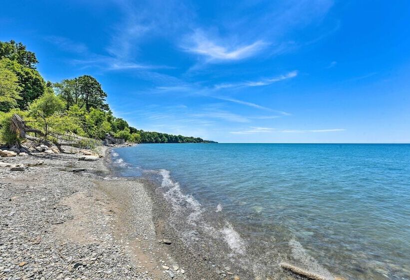 Charming Lake Erie Getaway: Walk To Beach!